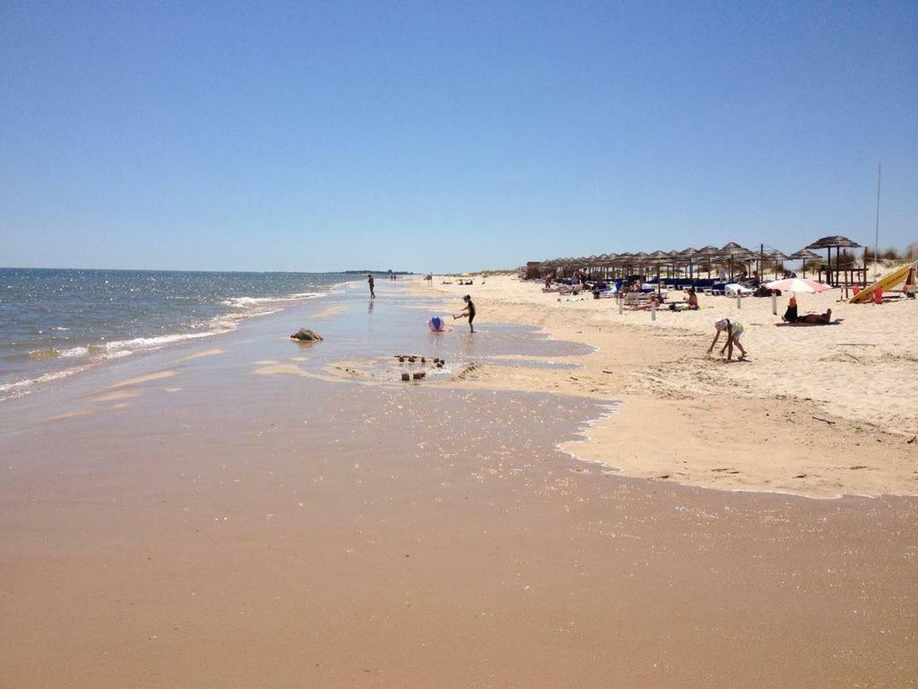 קבאנס דה טאבירה Golden Beach Apartment, Cabanas - Rua Das Giestas Lote 4 J מראה חיצוני תמונה