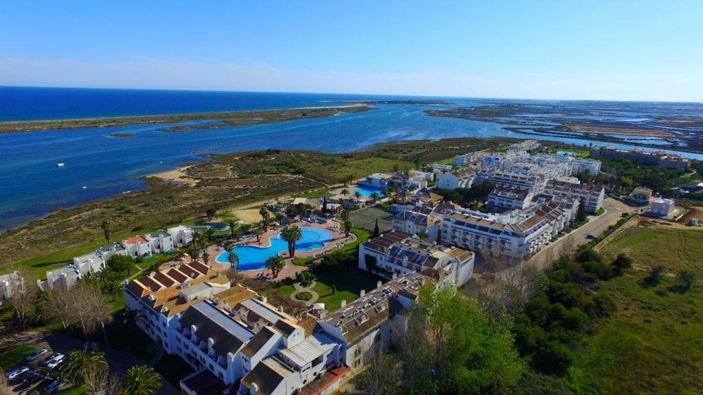 קבאנס דה טאבירה Golden Beach Apartment, Cabanas - Rua Das Giestas Lote 4 J מראה חיצוני תמונה